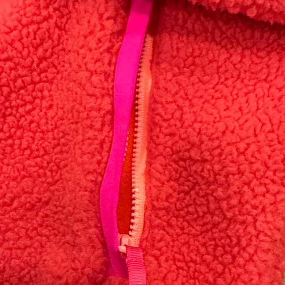 Vineyard Vines women's sherpa quarter-zip pullover sweater in a bright pink - Picture 5 of 6